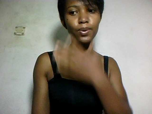 Nathiii, live now on BongaCams