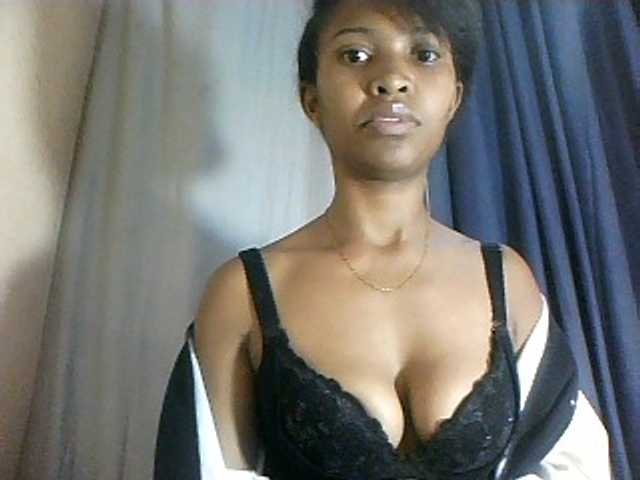 Nathiii live cam on BongaCams