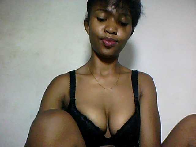 Nathiii live cam on BongaCams