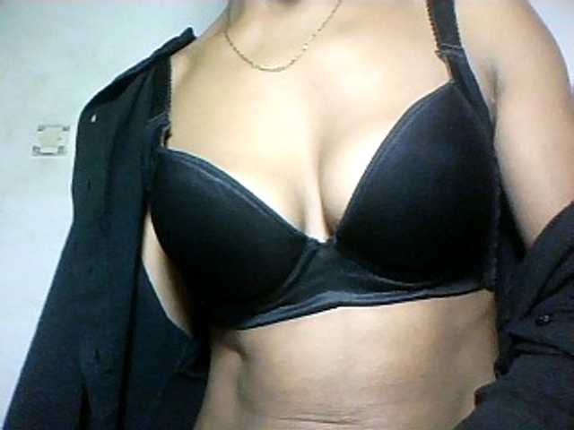 Nathiii, en vivo ahora en BongaCams