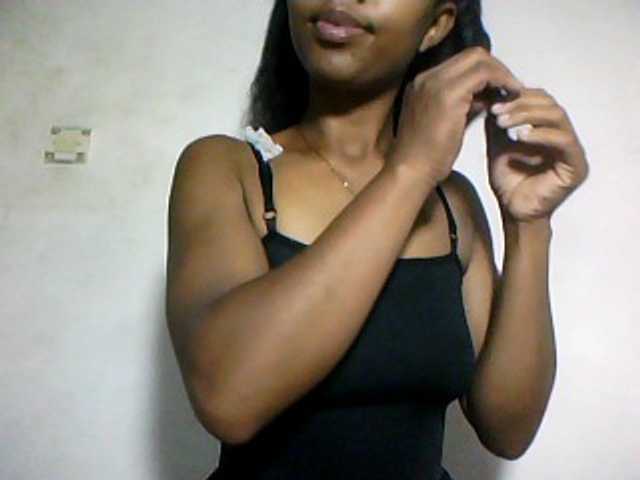 Nathiii, live now on BongaCams