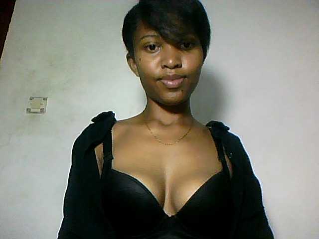 Nathiii, en vivo ahora en BongaCams