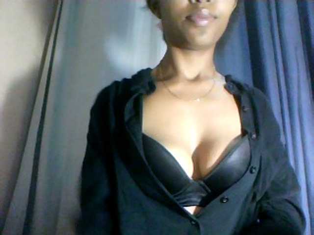 Nathiii live webcam show