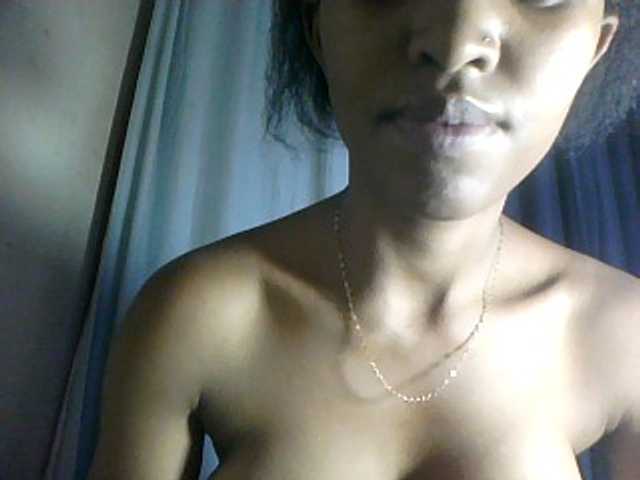 Nathiii live webcam show