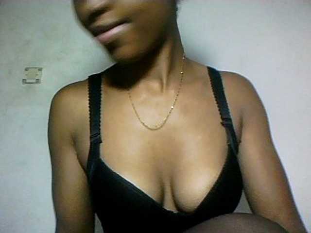 Nathiii, en vivo ahora en BongaCams