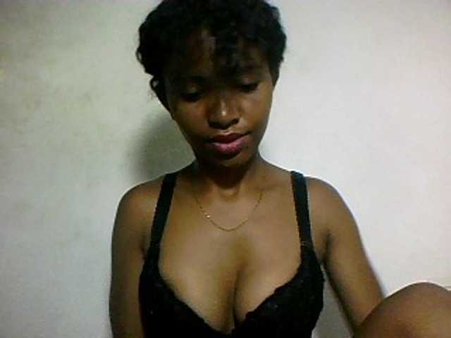 Nathiii live cam on BongaCams