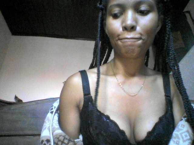 Nathiii live cam on BongaCams