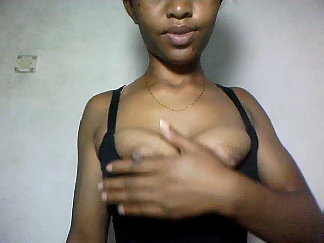 le modèle Nathiii est en webcam porno dans un show sur le site bongacams, il possède les tags suivants: Ebony,Brunette,Shaved