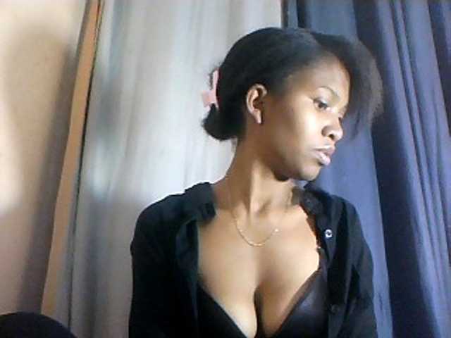 Nathiii live webcam show