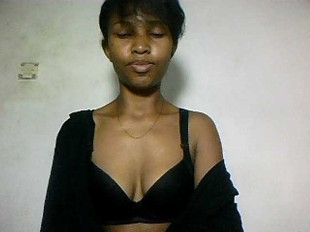 Nathiii, en vivo ahora en BongaCams
