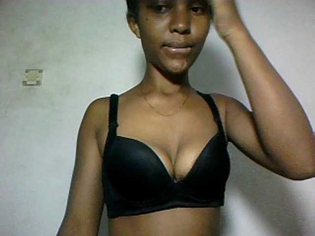 Nathiii, en vivo ahora en BongaCams