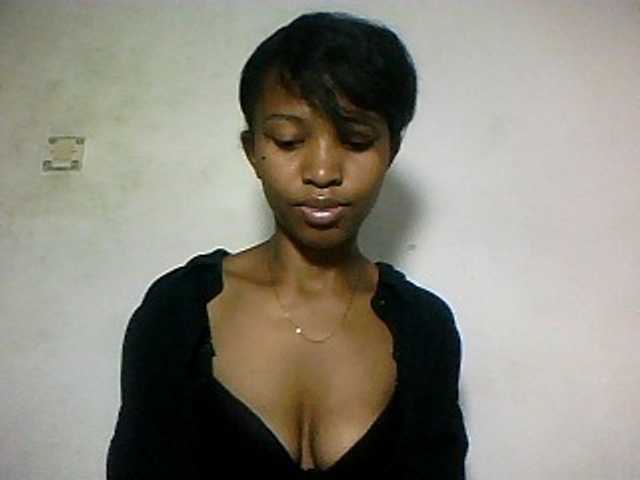 Nathiii, en vivo ahora en BongaCams