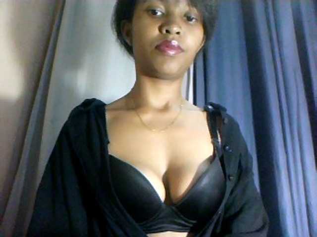 Nathiii live webcam show