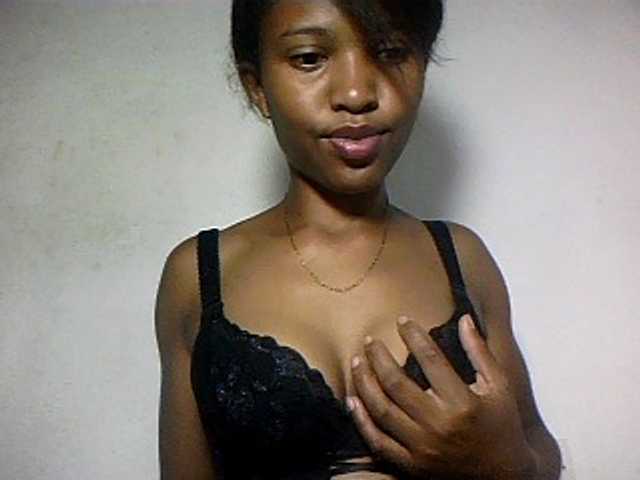 Nathiii live cam on BongaCams