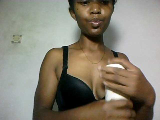 Nathiii, en vivo ahora en BongaCams