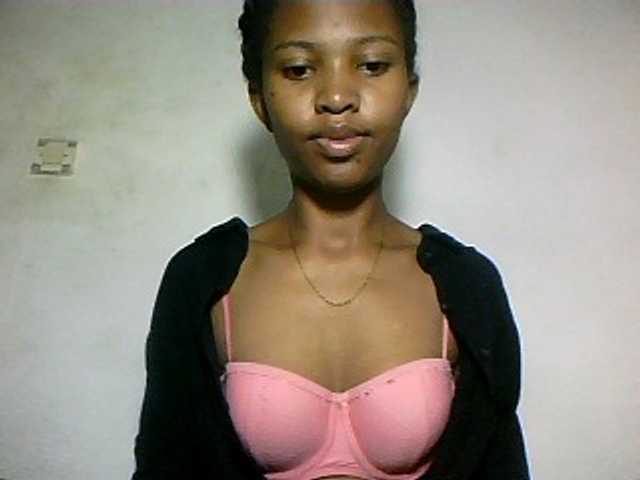 Nathiii, en directo ahora en BongaCams