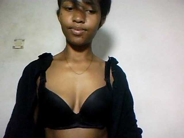 Nathiii, en vivo ahora en BongaCams