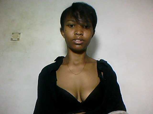Nathiii, en vivo ahora en BongaCams