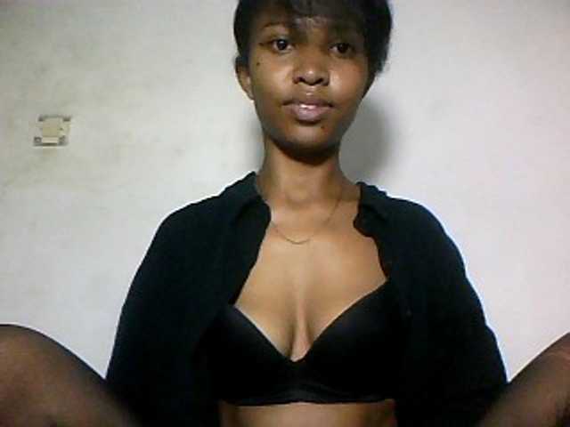 Nathiii, en vivo ahora en BongaCams