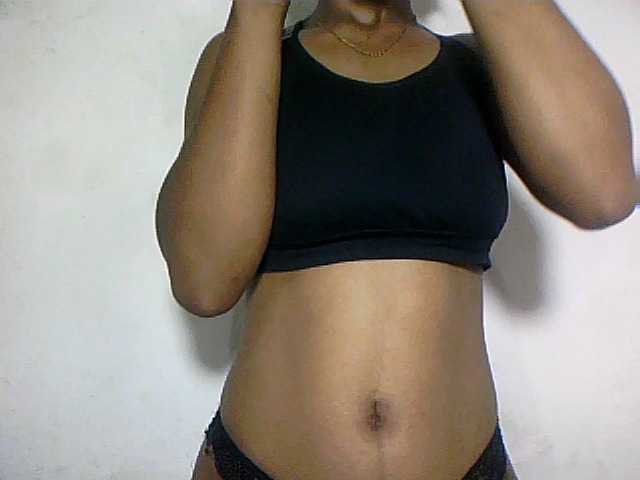 le modèle Nathiii est en webcam porno dans un show sur le site bongacams, il possède les tags suivants: Ebony,Brunette,Shaved