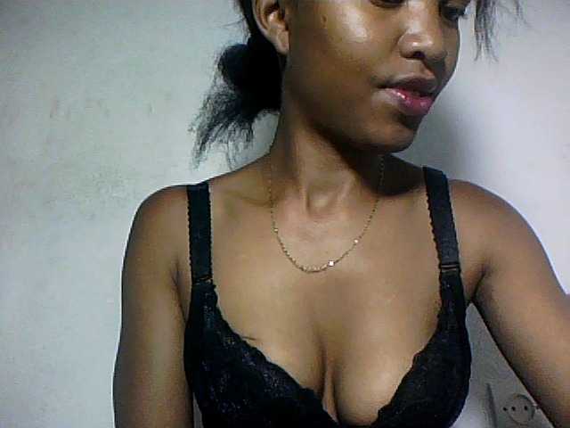 Nathiii live cam on BongaCams