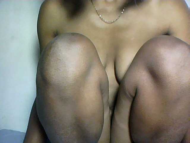 le modèle Nathiii est en webcam porno dans un show sur le site bongacams, il possède les tags suivants: Ebony,Brunette,Shaved