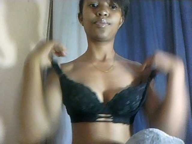 Nathiii live cam on BongaCams