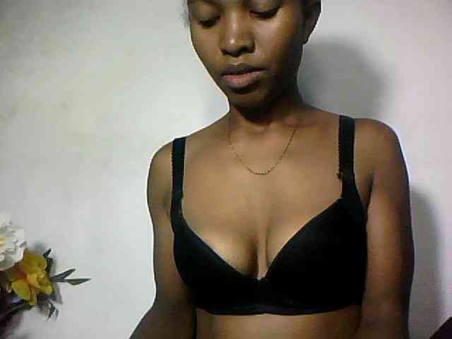 Nathiii Live Webcam on BongaCams