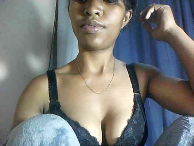 Nathiii Live Webcam on BongaCams
