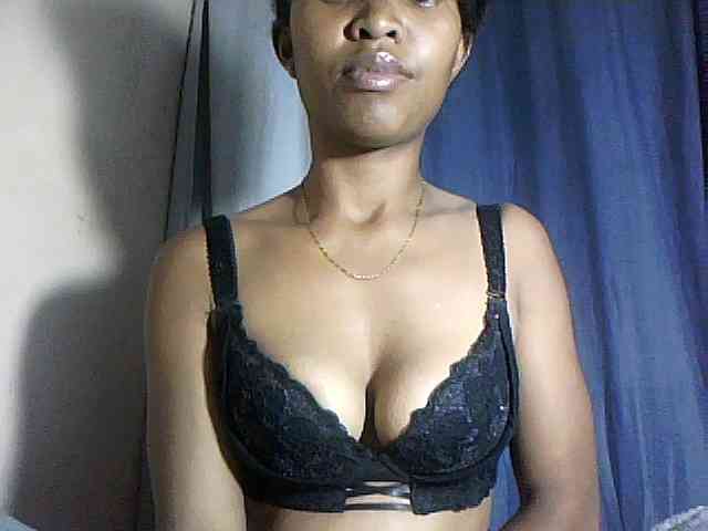 Nathiii Live Webcam on BongaCams