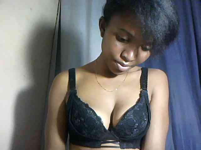 Nathiii Live Webcam on BongaCams
