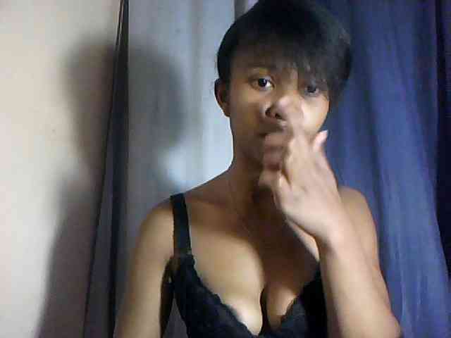 Nathiii Live Webcam on BongaCams