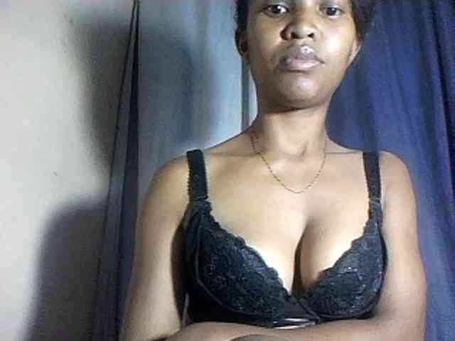 Nathiii Live Webcam on BongaCams