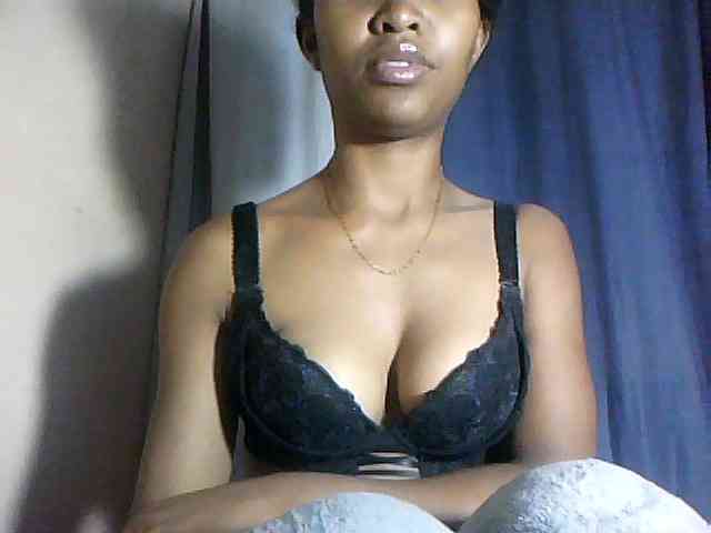 Nathiii Live Webcam on BongaCams