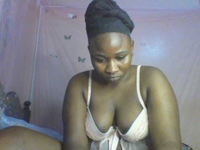 Moona141 live webcam show
