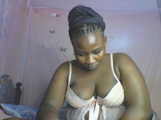 Moona141 live webcam show