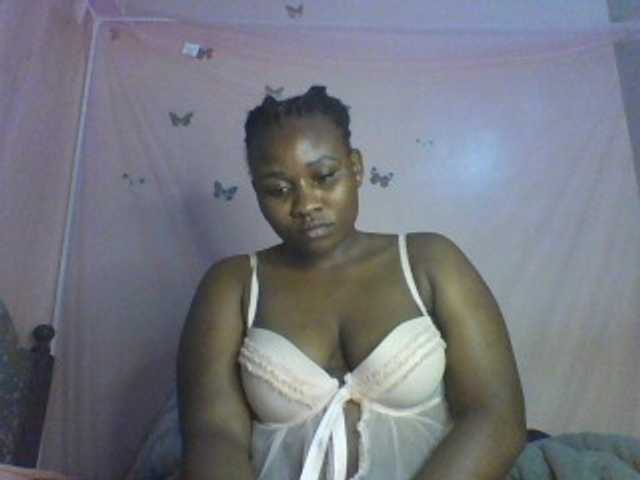 Moona141 live webcam show