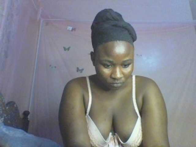 Moona141 live webcam show