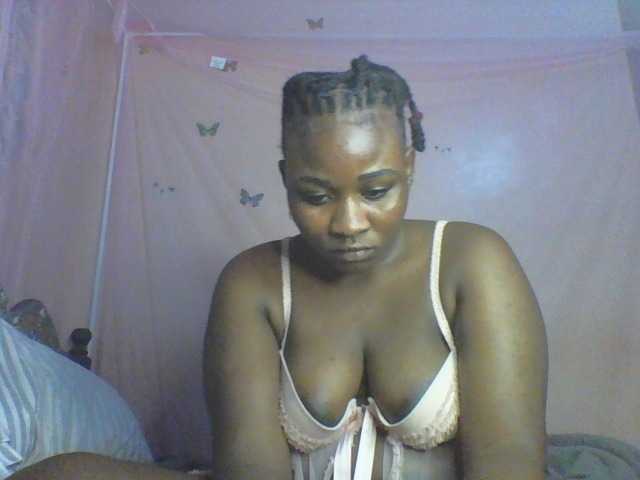 Moona141 Live Cam pe BongaCams