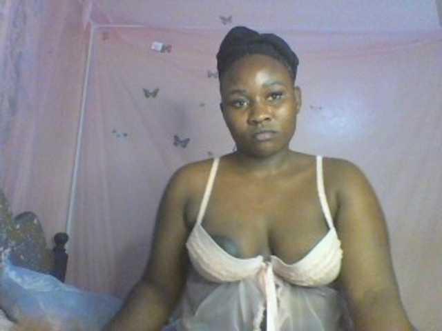 Moona141 live webcam show