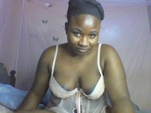 Moona141 live webcam show