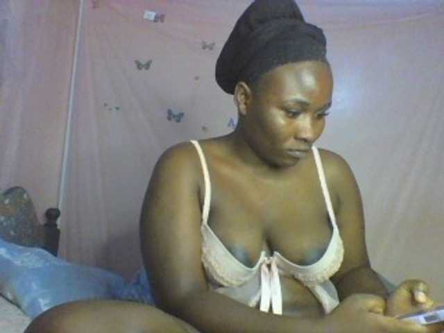 Moona141 live webcam show