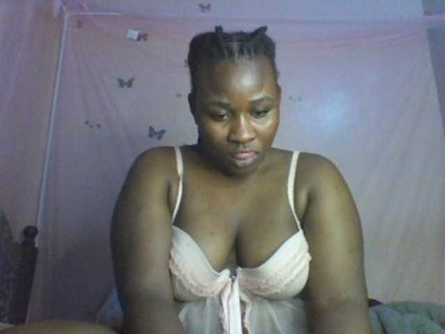 Moona141 live webcam show