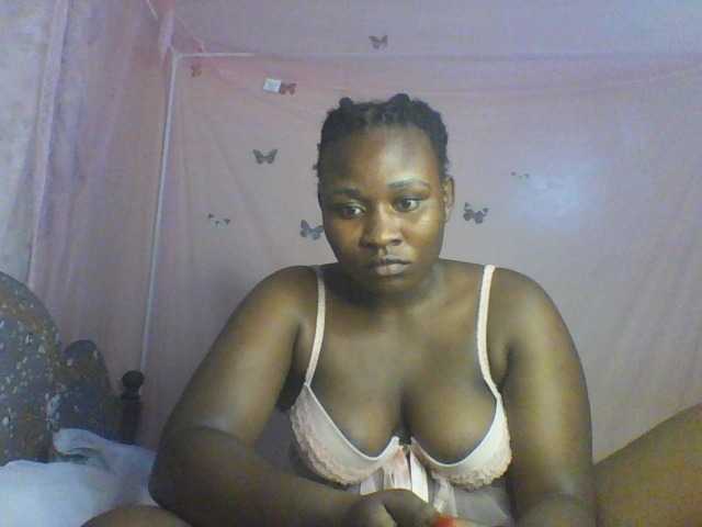 Moona141 live cam on BongaCams