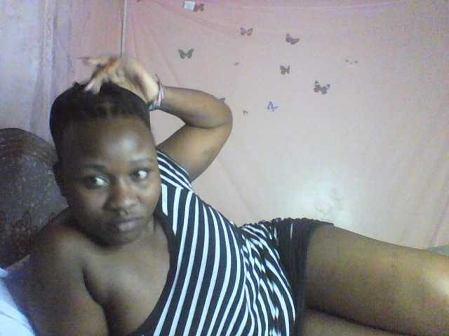 Moona141 live cam on BongaCams