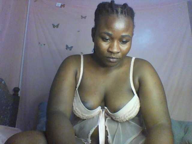 Moona141 live webcam show