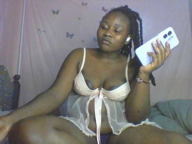 moona141 cam belle