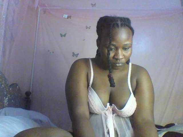 Moona141 live cam on BongaCams