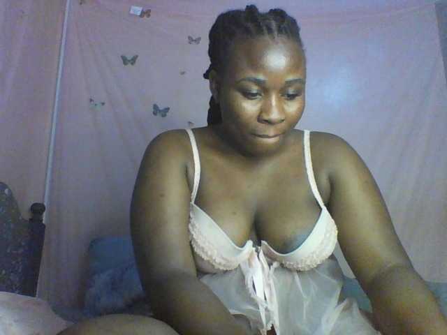 Moona141 Cam en direct sur BongaCams