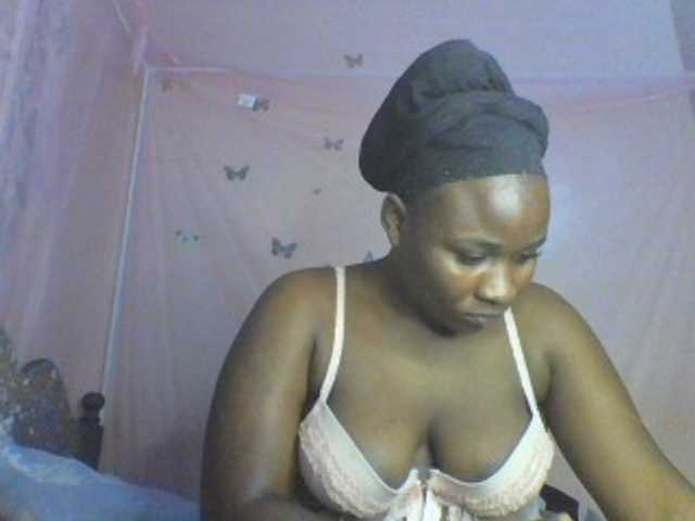 Moona141 cam en directo en BongaCams